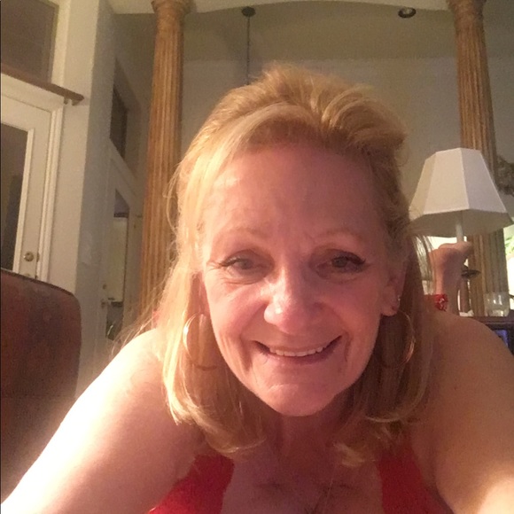 Meet your Posher, Connie - Picture 1 of 1